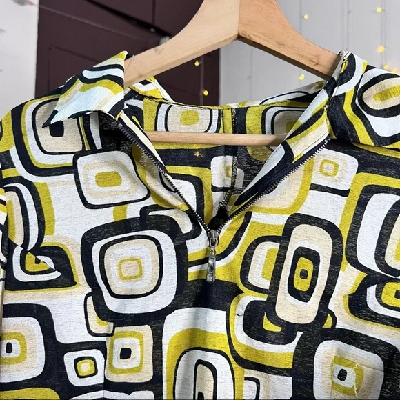 New- Designer top from Spain - Picture 5 of 5